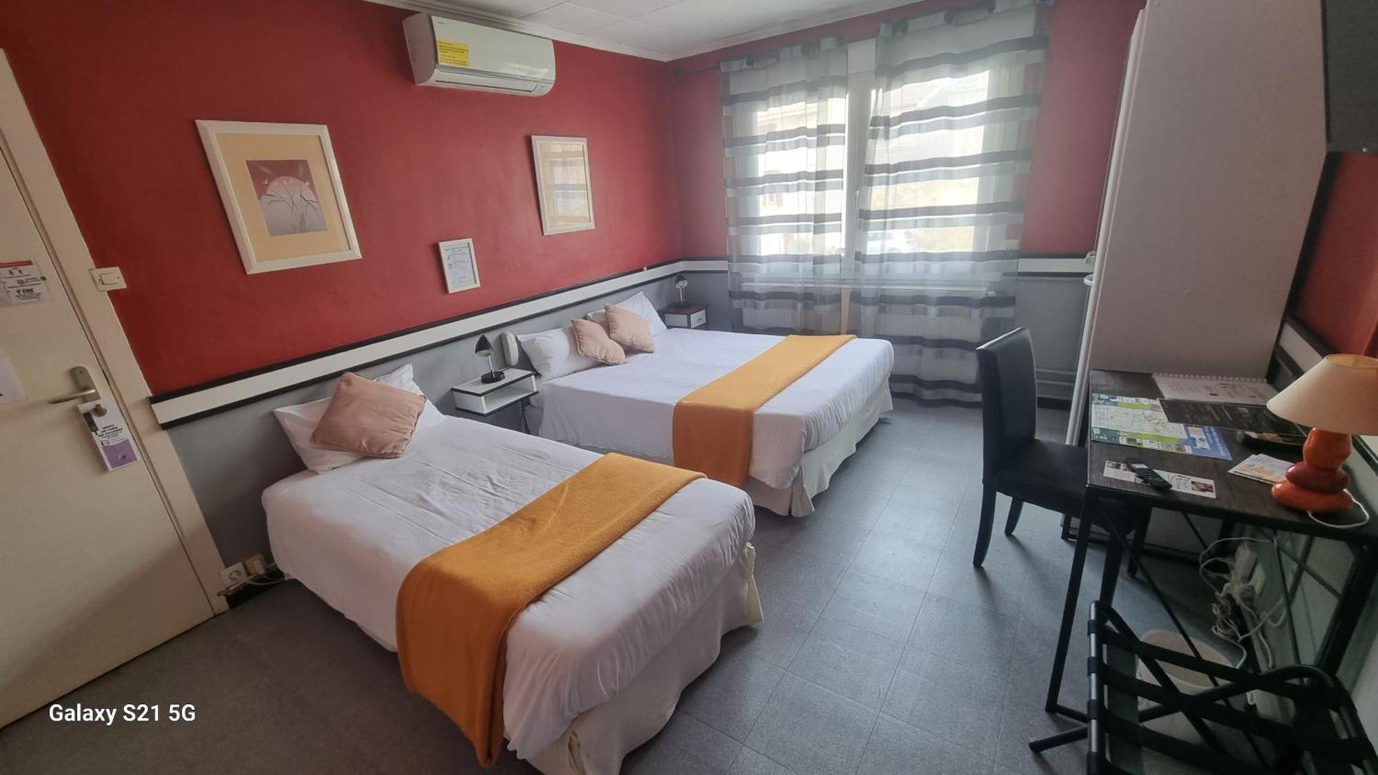 Hotel Du Tricastin Pierrelatte Dış mekan fotoğraf