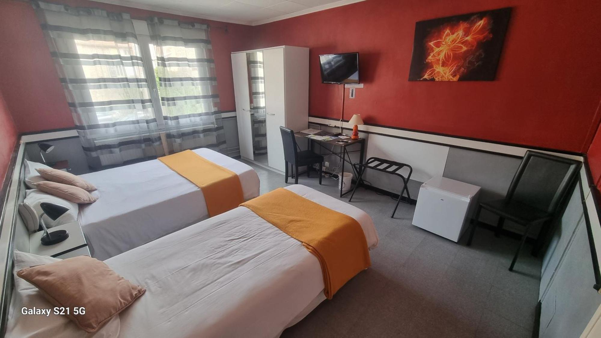Hotel Du Tricastin Pierrelatte Dış mekan fotoğraf