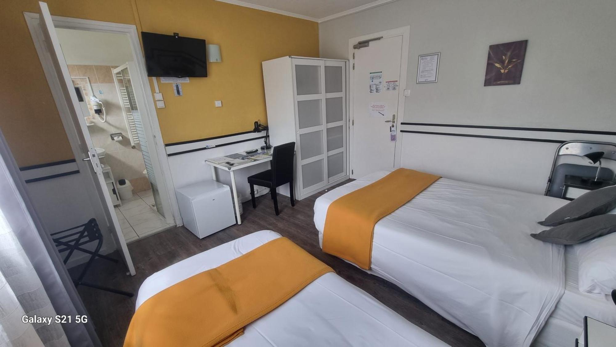 Hotel Du Tricastin Pierrelatte Dış mekan fotoğraf