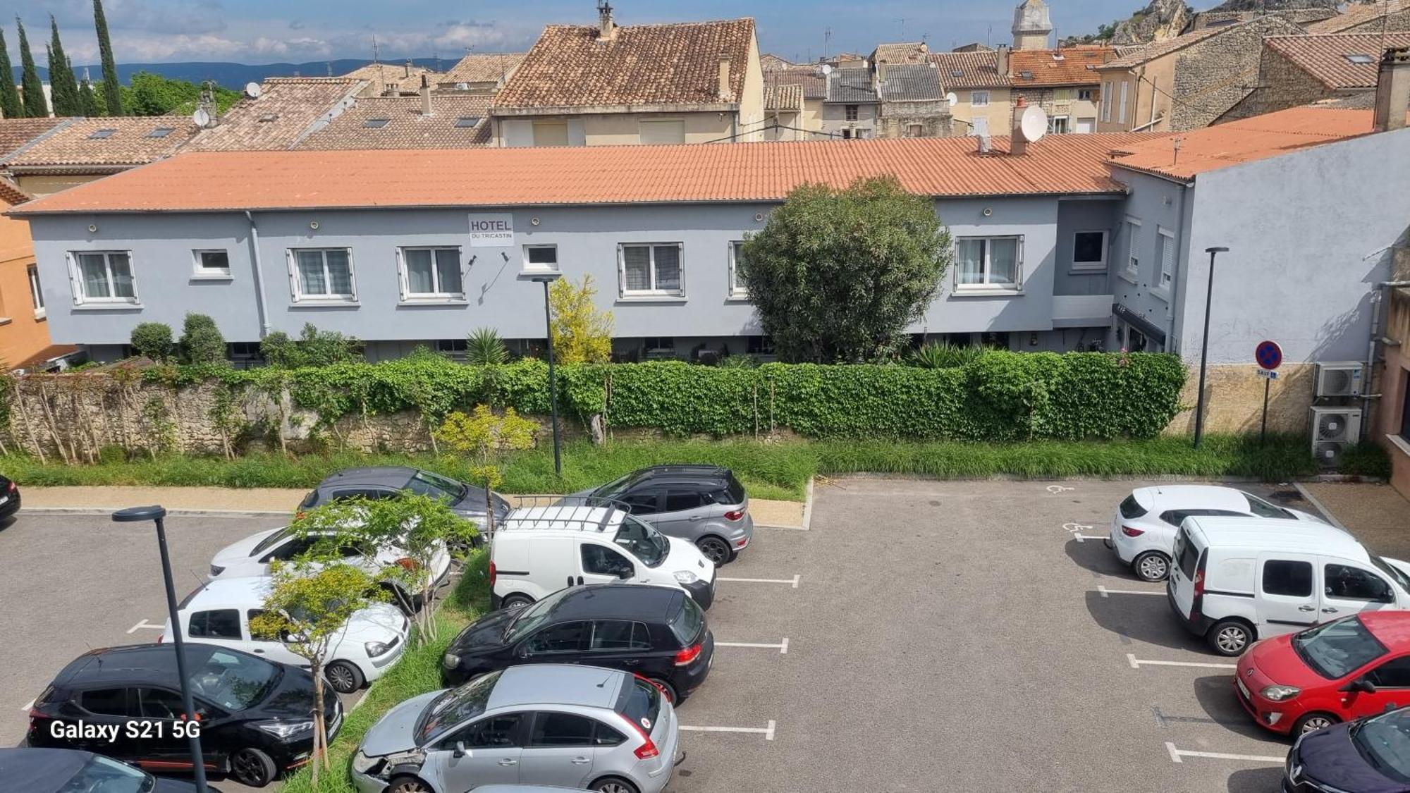 Hotel Du Tricastin Pierrelatte Dış mekan fotoğraf